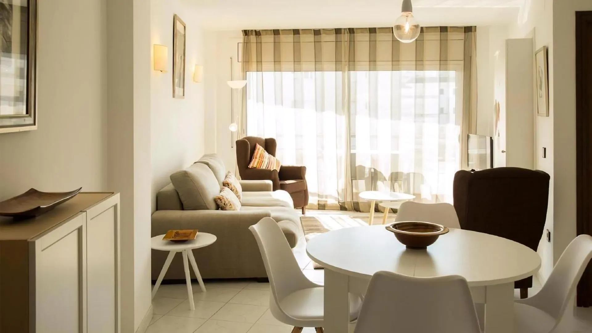 Апартаменты Ferienwohnung Medallot Plus Direkt Am Strand Л'Эстартит